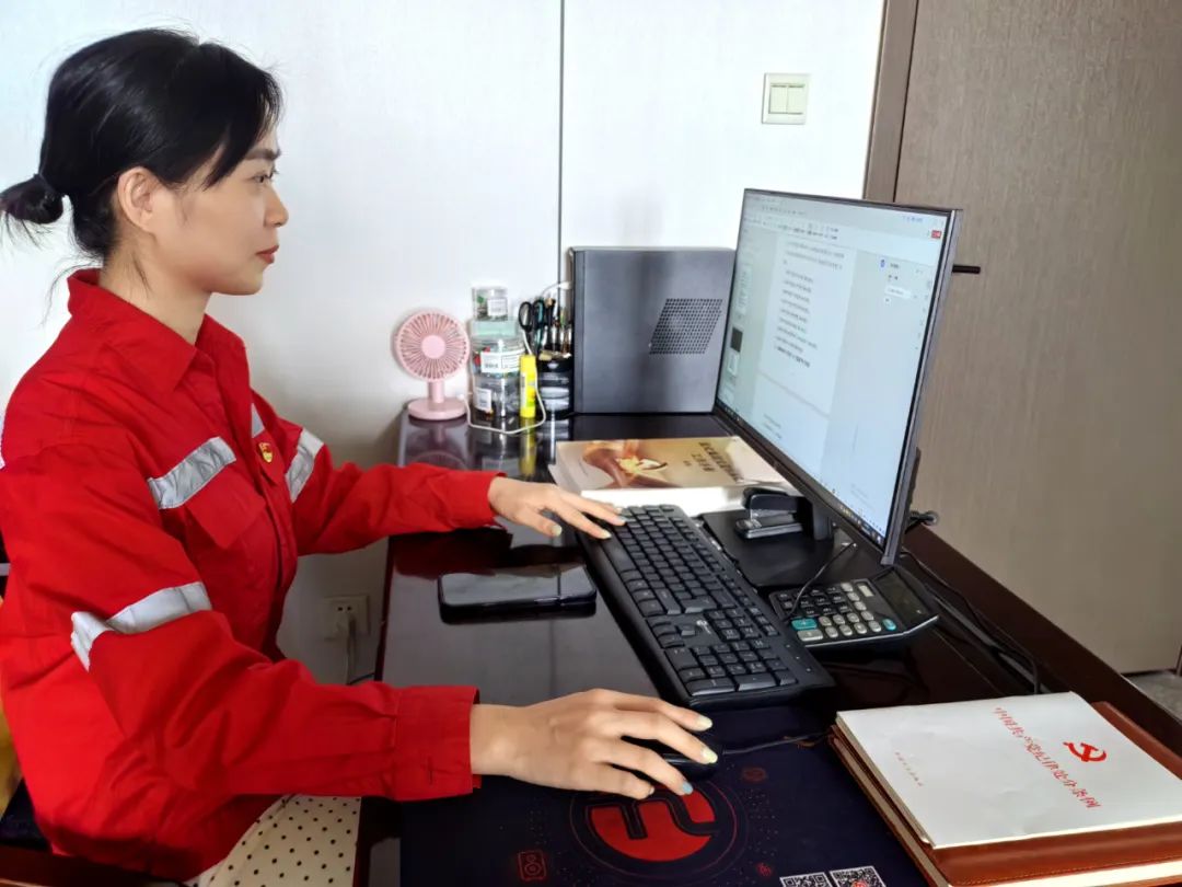 【宜化榜樣】化機(jī)公司李丹：提升素質(zhì)強(qiáng)技能，勇于奉獻(xiàn)顯擔(dān)當(dāng)(圖2)