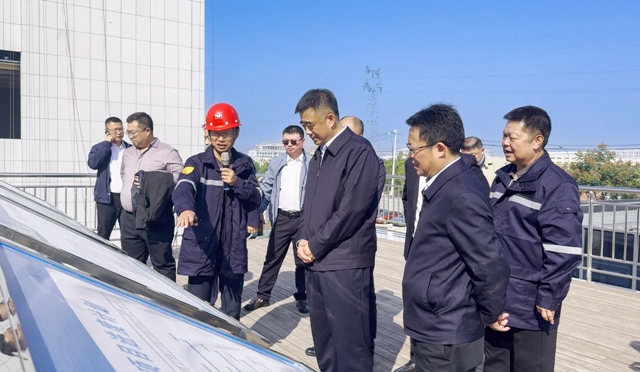 黑龍江省供銷合作社理事會(huì)主任趙勵(lì)軍、倍豐集團(tuán)董事長(zhǎng)徐陽(yáng)一行到訪宜化集團(tuán)(圖1)